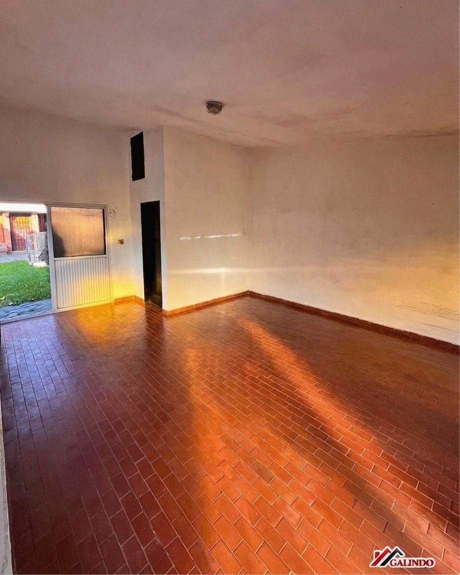 Casa 3 dormitorios cochera doble jardin y pileta