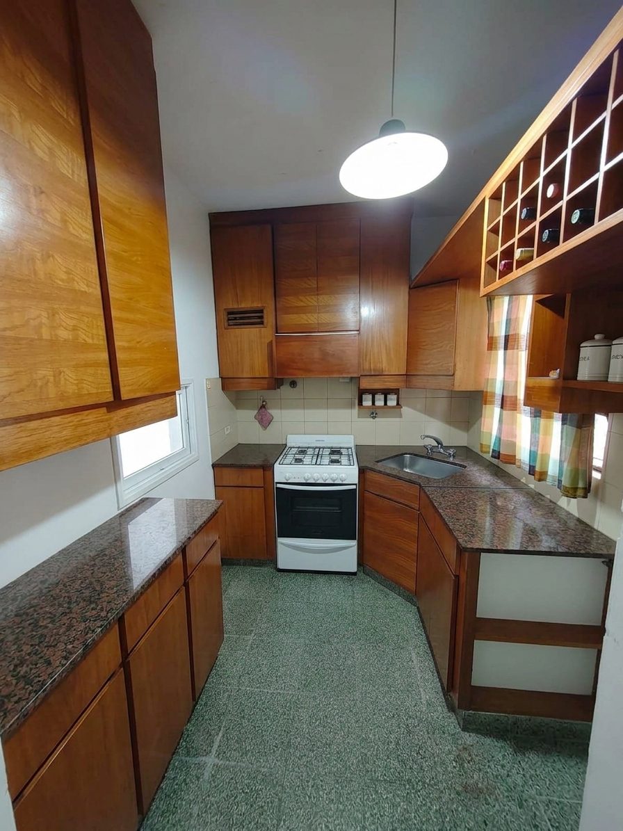 Casa 3 dormitorios cochera doble jardin y pileta
