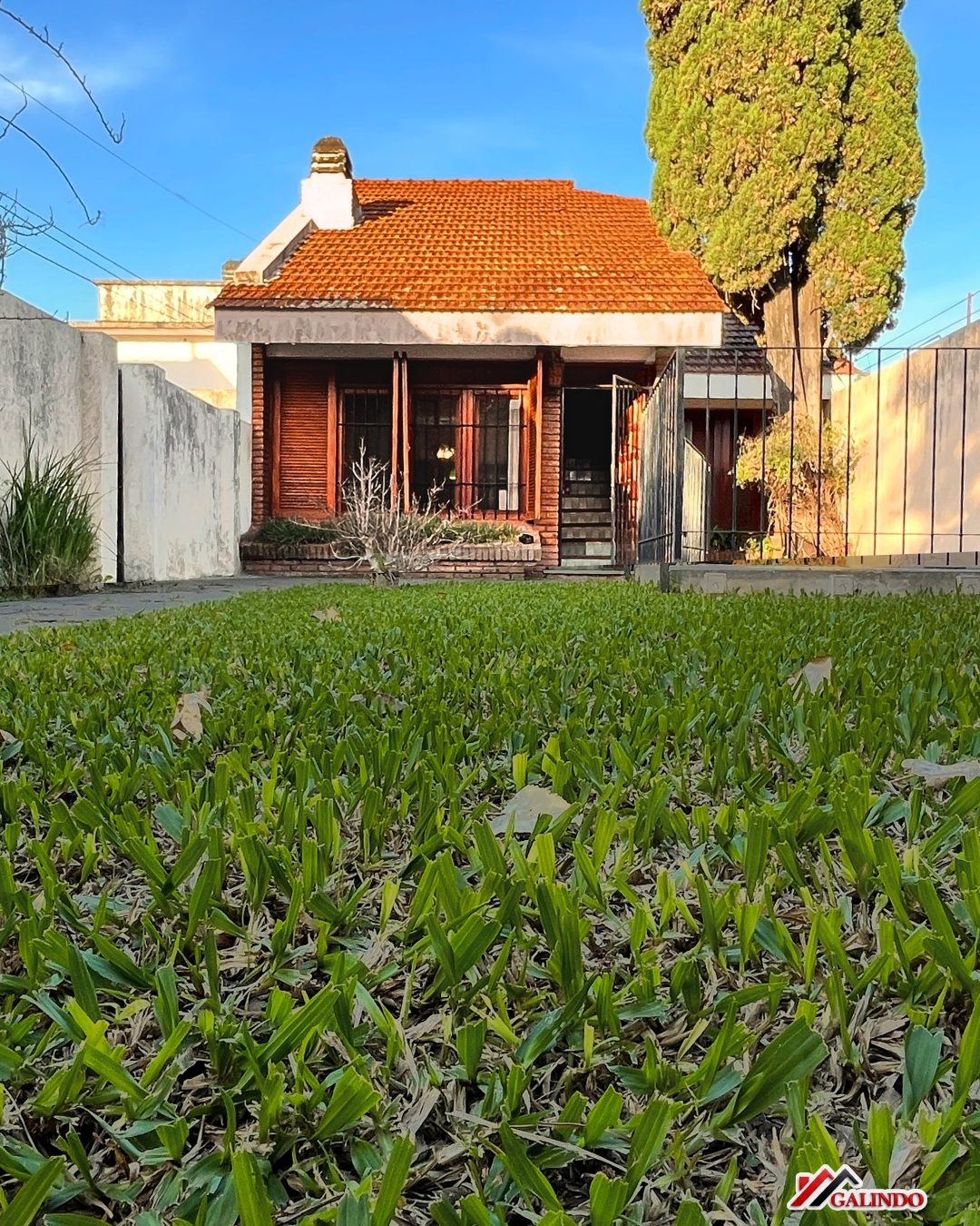 Casa 3 dormitorios cochera doble jardin y pileta
